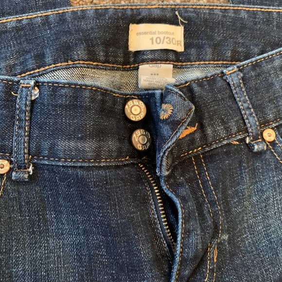 Gap Essential Jean - 10R - like new! - Picture 2 of 3
